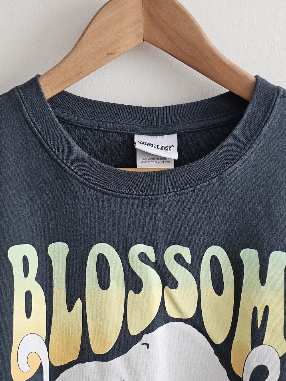 Peanuts Snoopy Blossom Graphic Sweatshirt Medium Retro Floral Crewneck - Picture 5 of 9